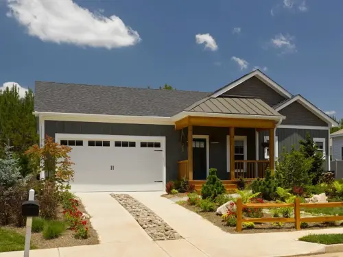 landmark-pewo-A01-woodporch-dml-squashed